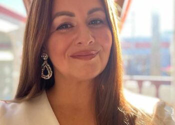 Hormonas Bioidénticas una Nueva  Esperanza para las Mujeres en la Menopausia
