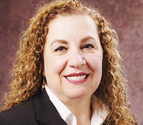 Roula Encinas nueva directora de Finanzas