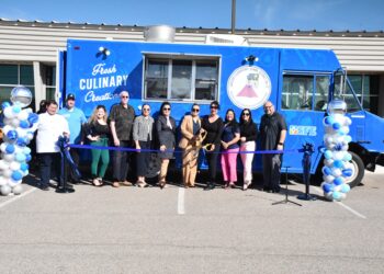 GESD inaugura Food Truck y recauda fondos