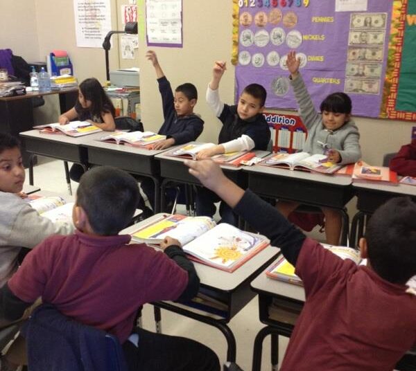 HPA premia a las familias que refieran a un nuevo  estudiante con tarjeta de regalo de 150 dólares