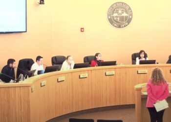 Se oponen concejales a  reducir sus prestaciones