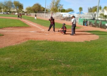 Harvest Prep  en reñido juego  de béisbol