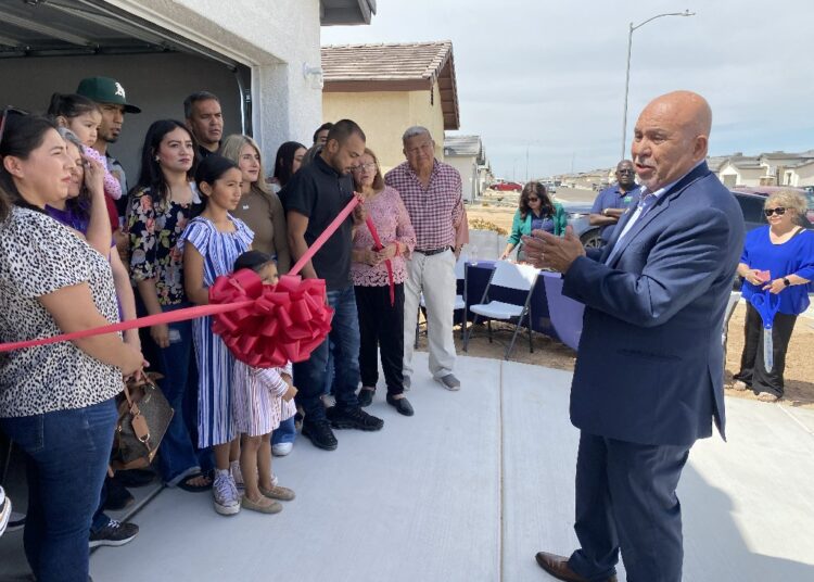 Comité de Bien Estar entrega 11 casas a  familias del Programa de Ayuda Mutua