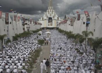 De templos a curules: el riesgo del voto en bloque religioso