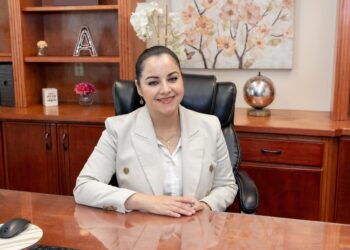 Liderazgo latino  cobra fuerza con la Superintendente Lizette Esparza