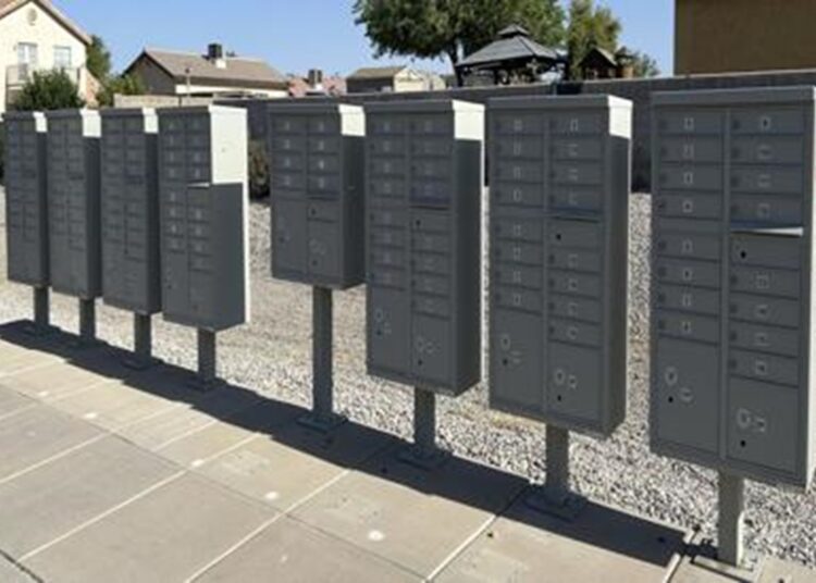 Instalarán buzones múltiples en tres vecindarios de  Somerton para mejorar acceso al servicio postal