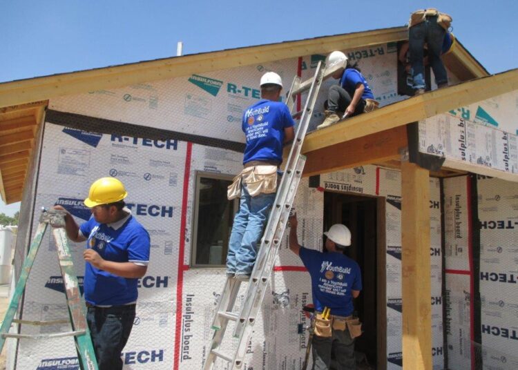 Herramientas, diploma y oportunidad laboral. ¿Dónde?